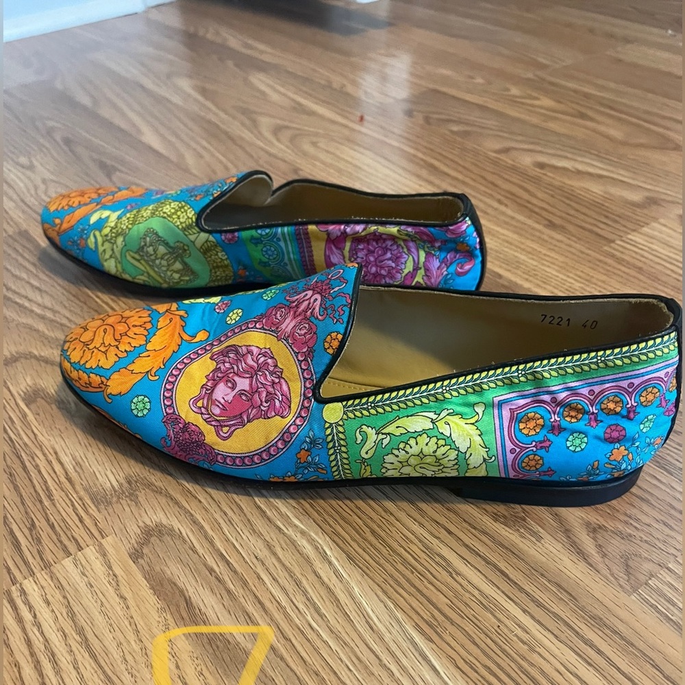Versace 40, in US 7
